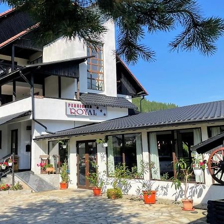 Royal Bucovina Residence Adults Only-Self Check-In Campulung Moldovenesc Exterior photo