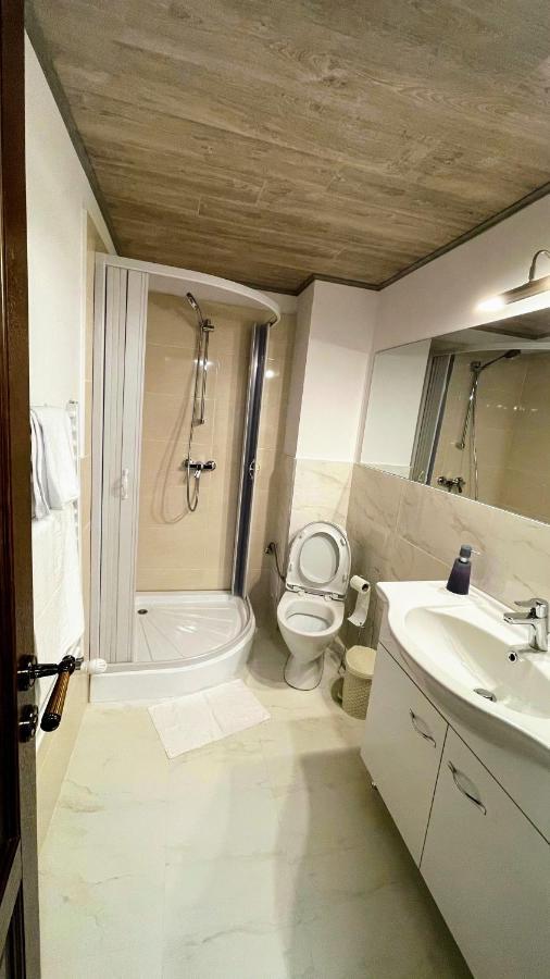 Royal Bucovina Residence Adults Only-Self Check-In Campulung Moldovenesc Exterior photo
