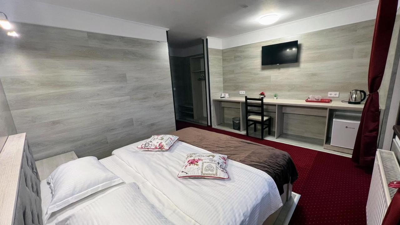 Royal Bucovina Residence Adults Only-Self Check-In Campulung Moldovenesc Exterior photo