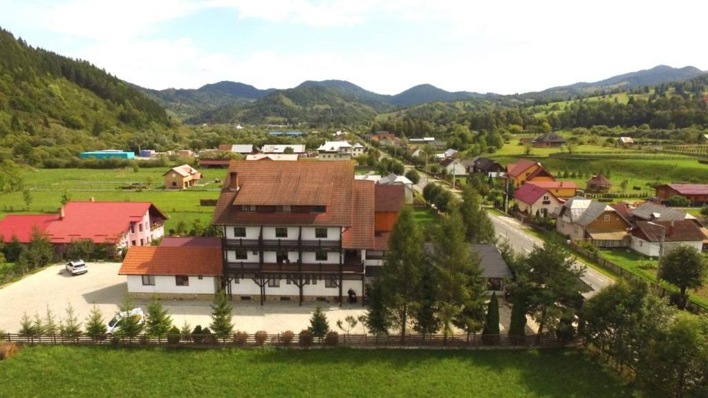 Royal Bucovina Residence Adults Only-Self Check-In Campulung Moldovenesc Exterior photo